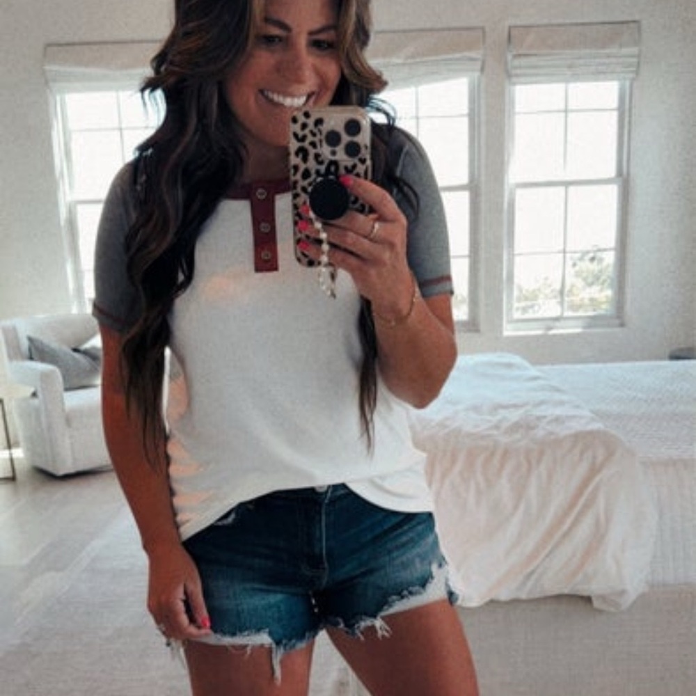 Staccato Ivory/Olive Color Block Top